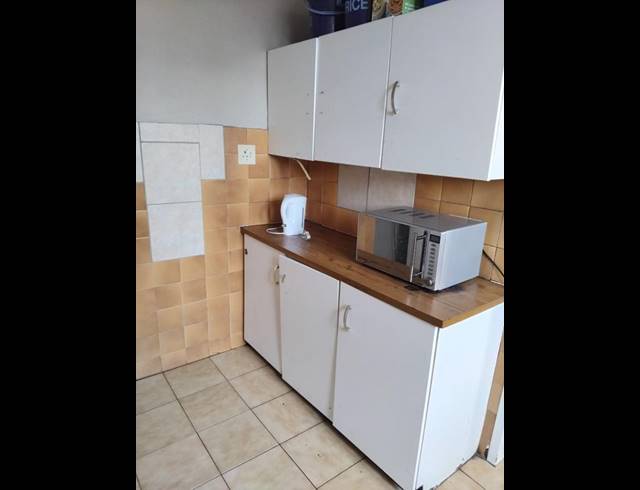 5 BEDROOM APARTMENT FOR SALE IN SUNNYSIDE